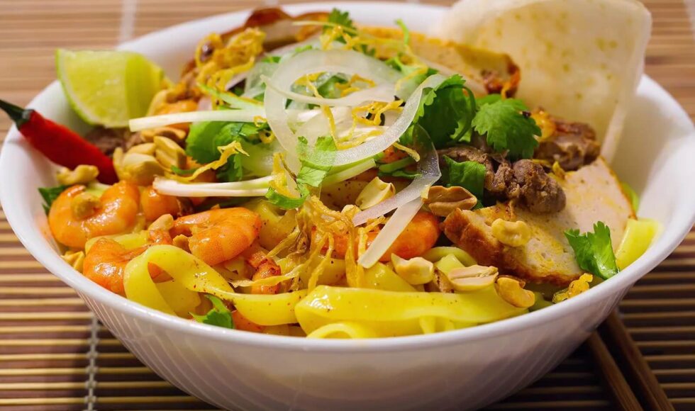 M&igrave; Quảng Sứa Hồng V&acirc;n